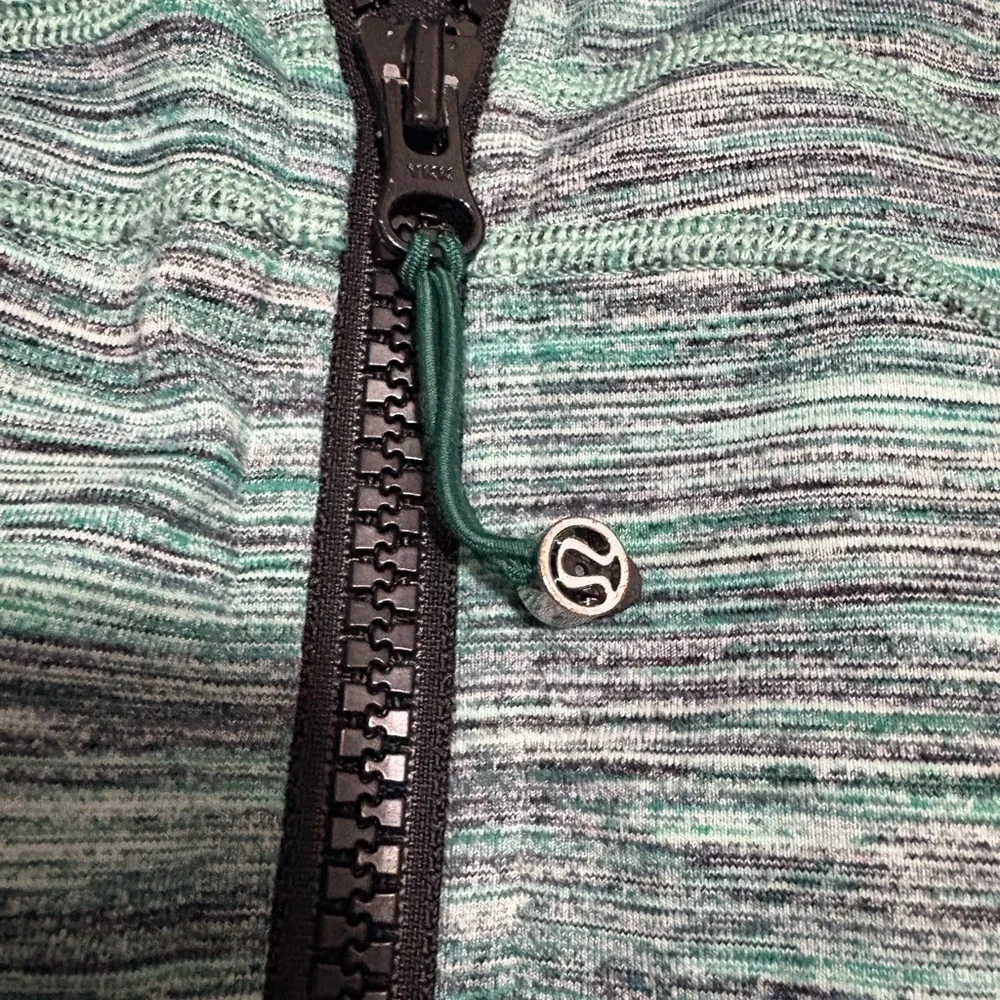 Lululemon Define Jacket w/ full zip & thumbholes. Mint Green, gray & black - Picture 3 of 8